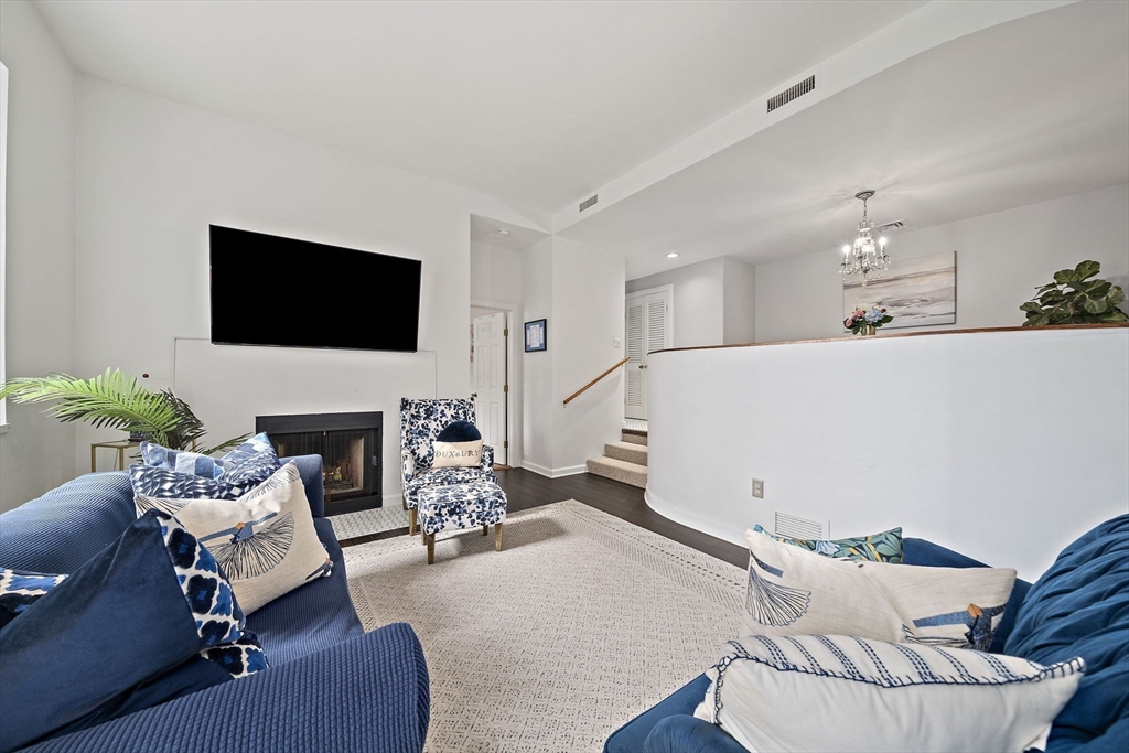 100 Parks St 35