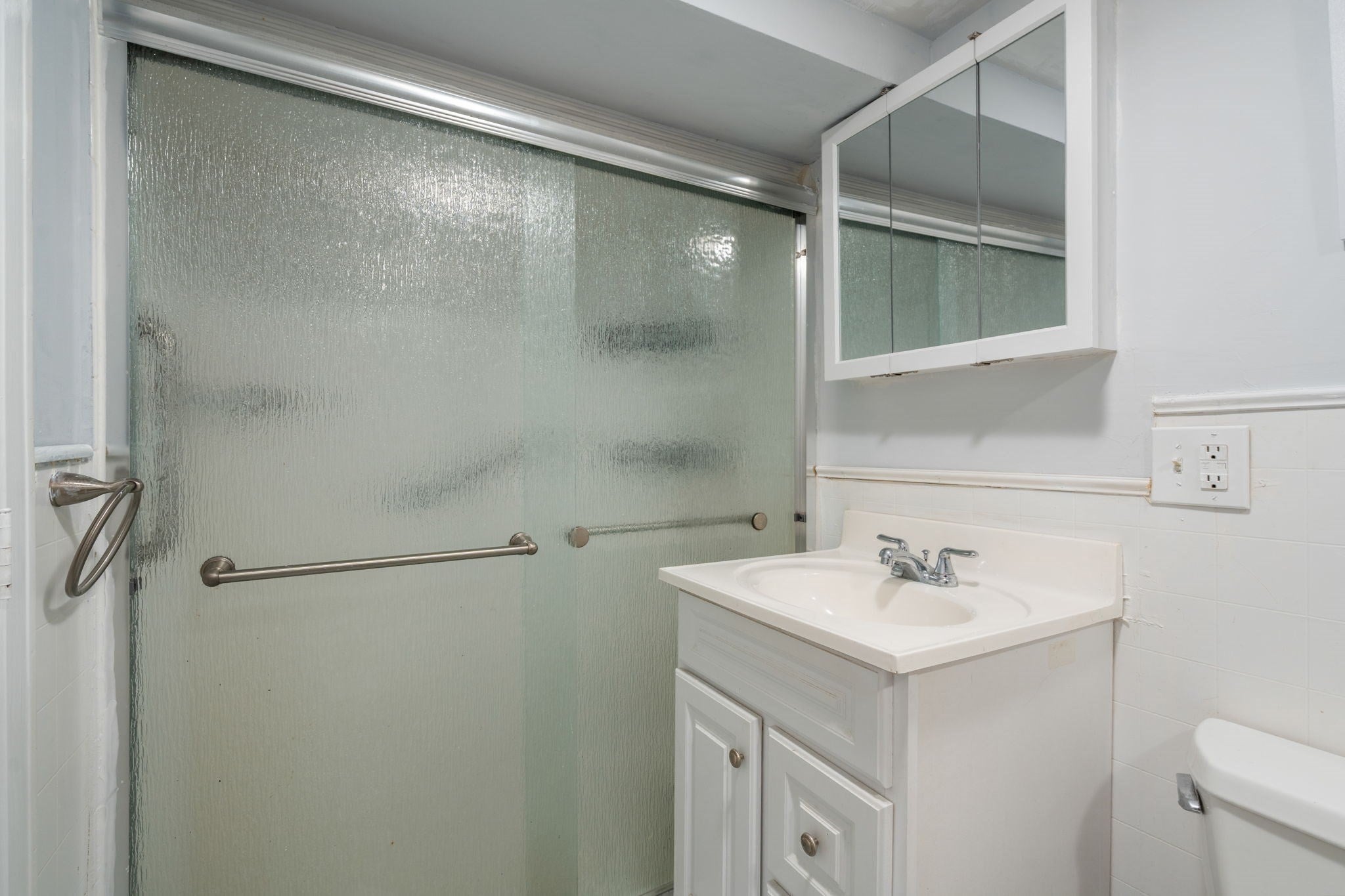33 Plant Rd, Waltham, MA Photo #26