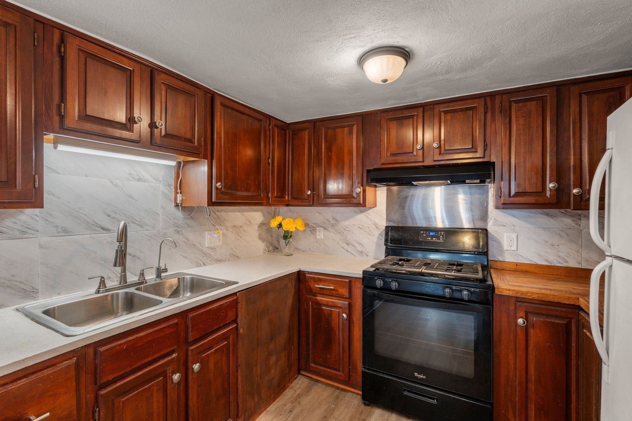 33 Plant Rd, Waltham, MA Photo #23