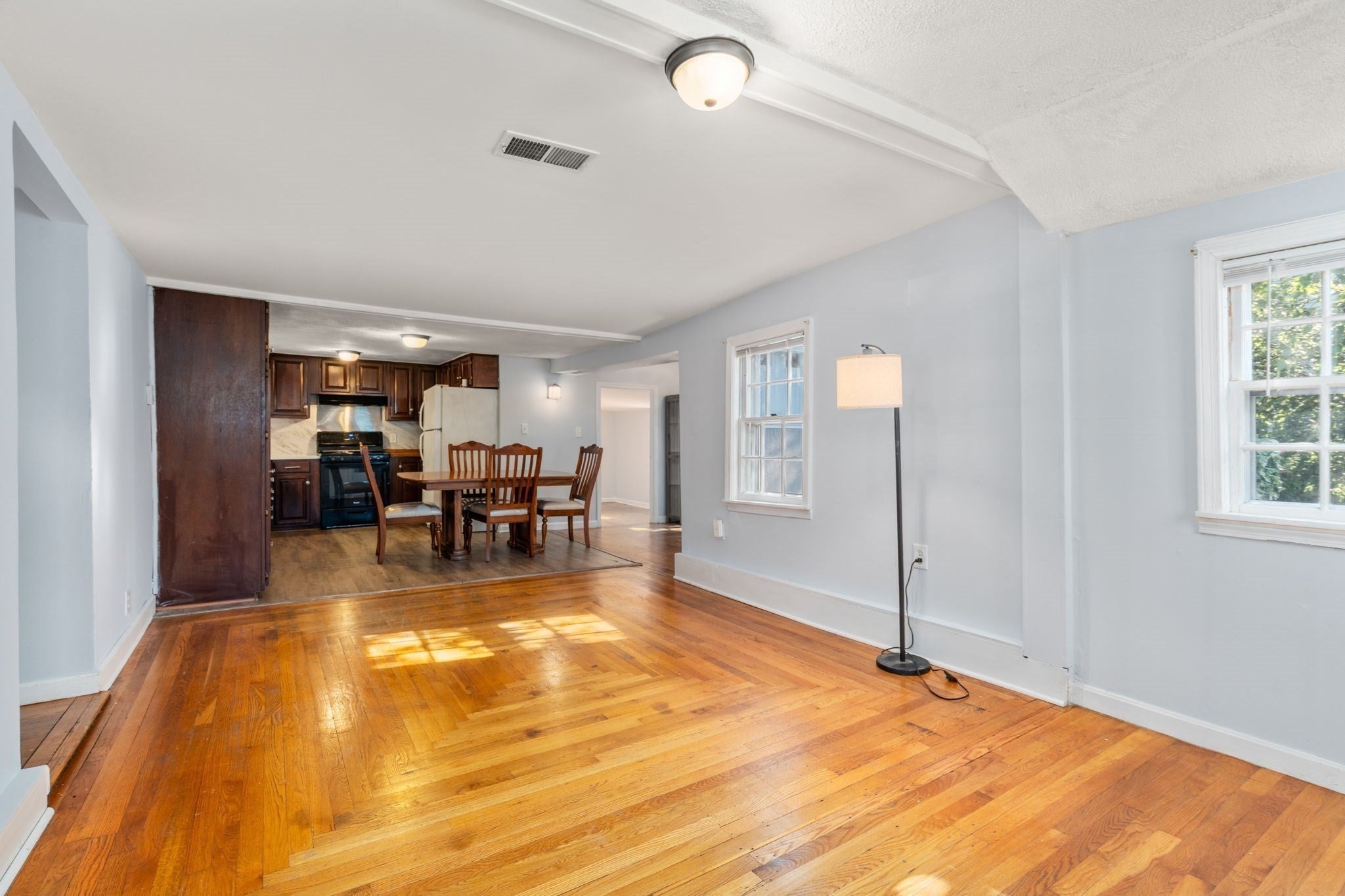 33 Plant Rd, Waltham, MA Photo #19