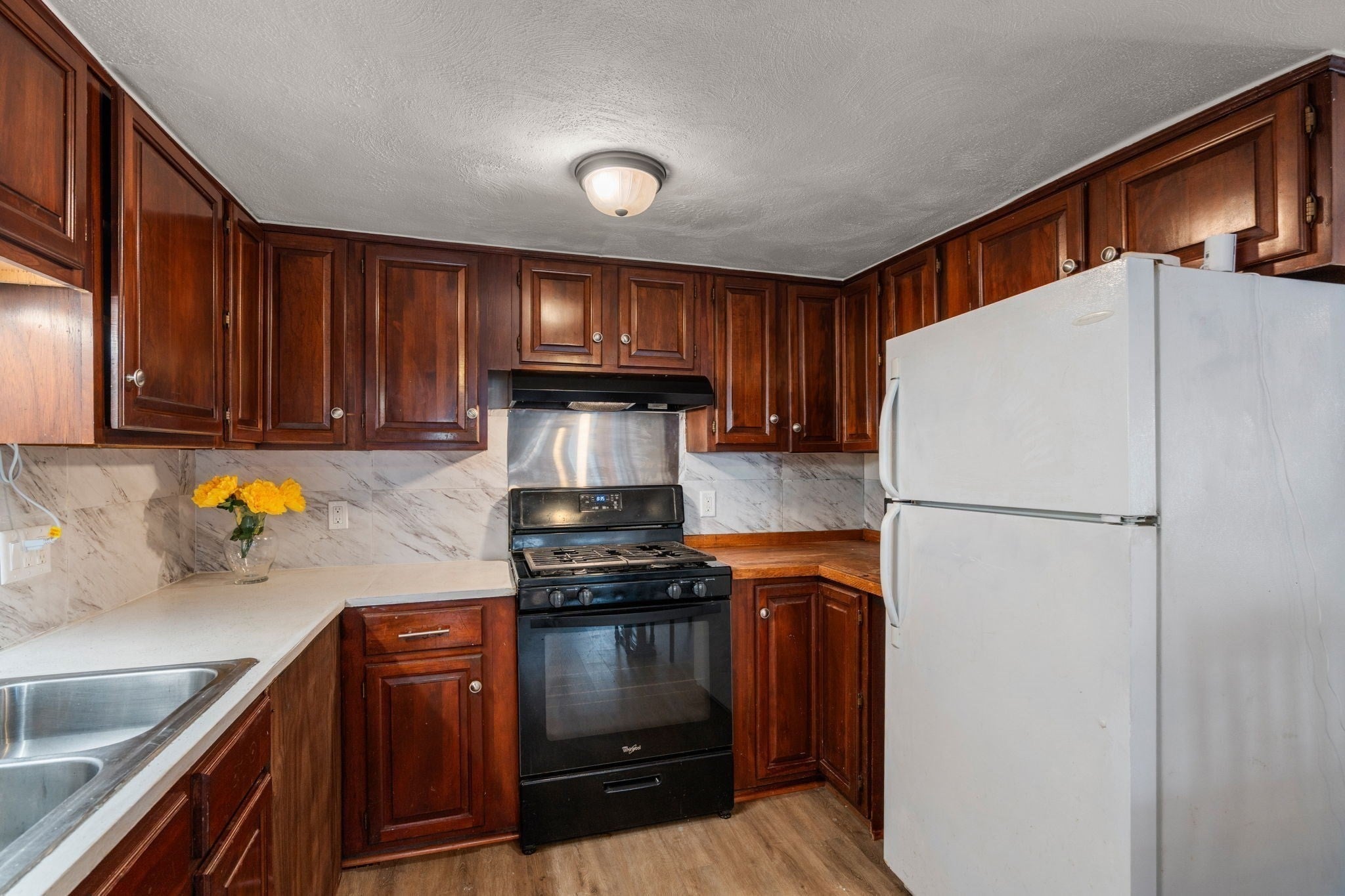 33 Plant Rd, Waltham, MA Photo #22