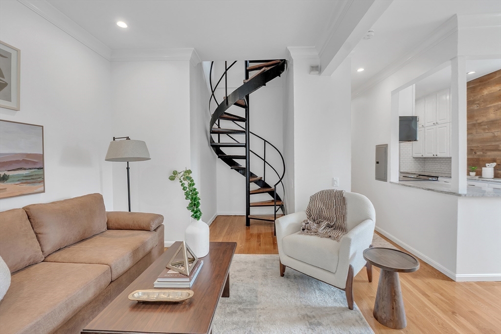 17 Cazenove St 404
