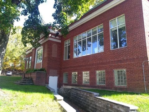 114 Pleasant B20 Southbridge MA 01550