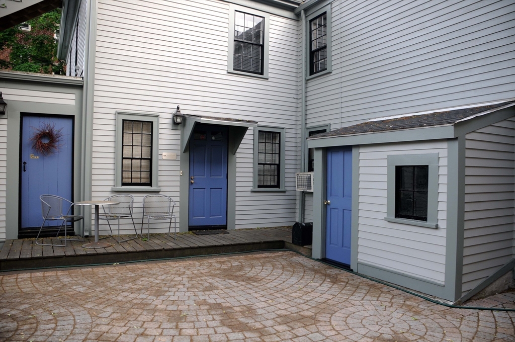 393-395 Massachusetts Ave