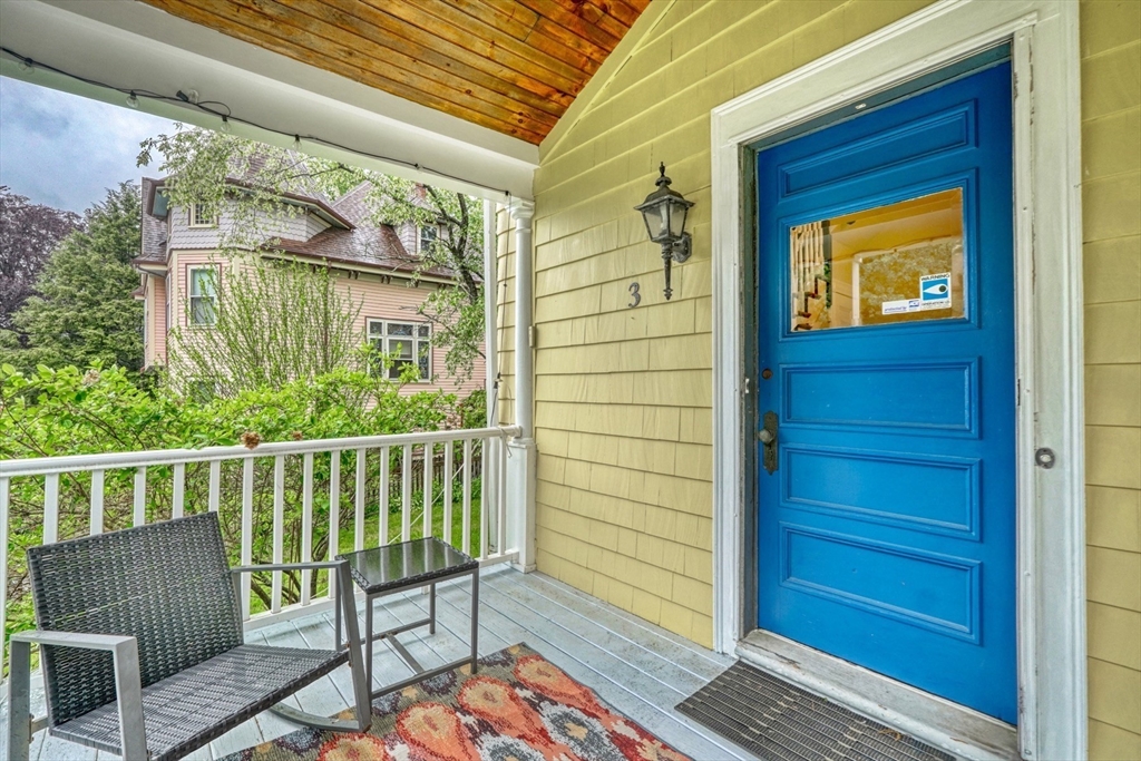 3 Bartlett St