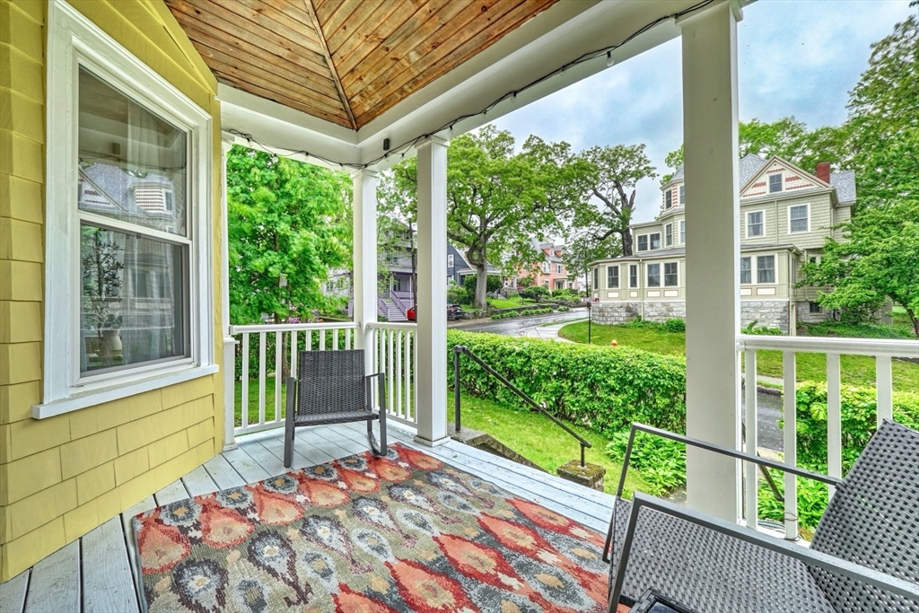 3 Bartlett St
