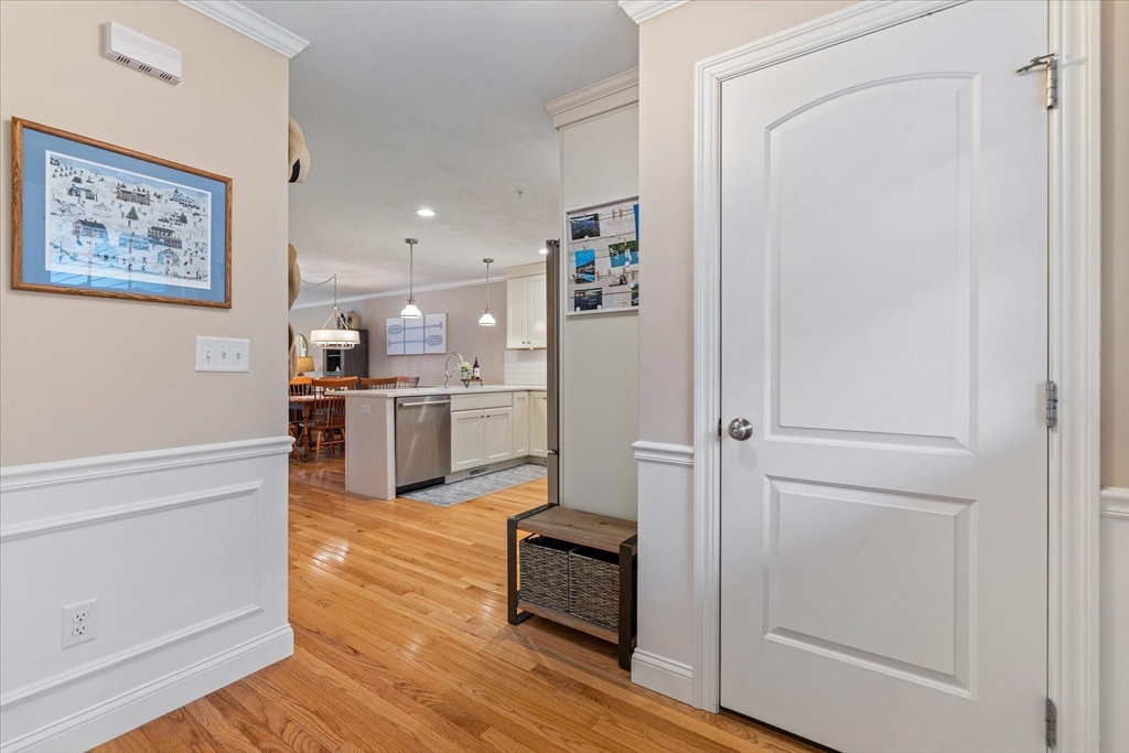 4 Eastern Point Dr 4