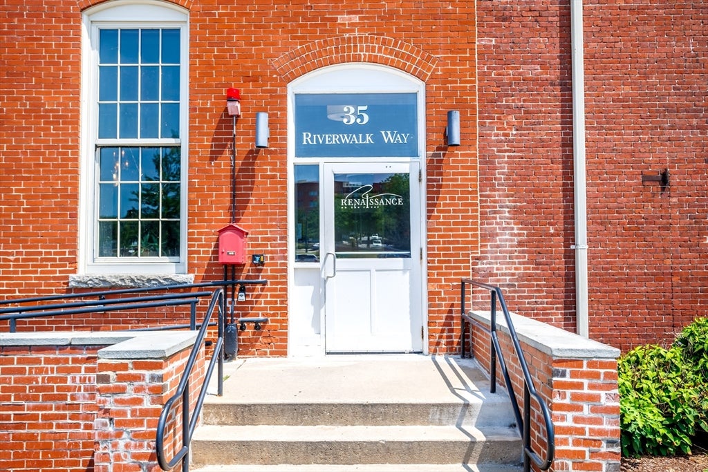35 Riverwalk Way #R201, Lowell, MA Photo #2