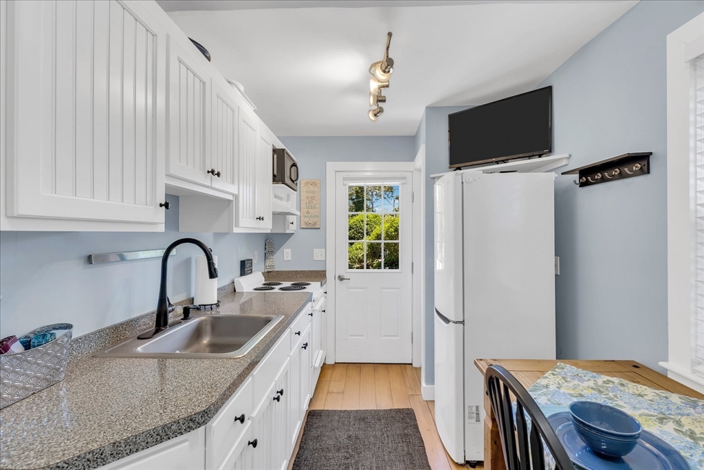 3665 Main St 3665