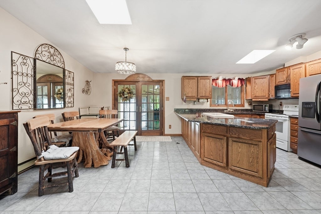 14 H Putnam Rd, Charlton, MA, 14 H Putnam Rd, Charlton, MA Photo #11