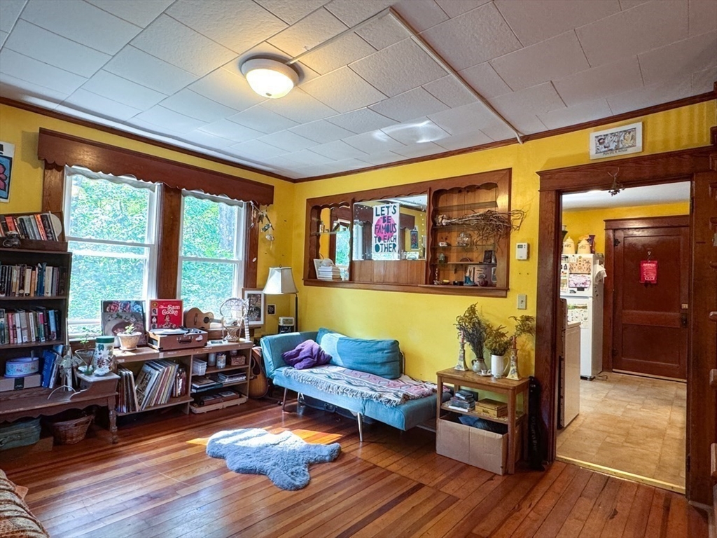 8-10 Western Ave