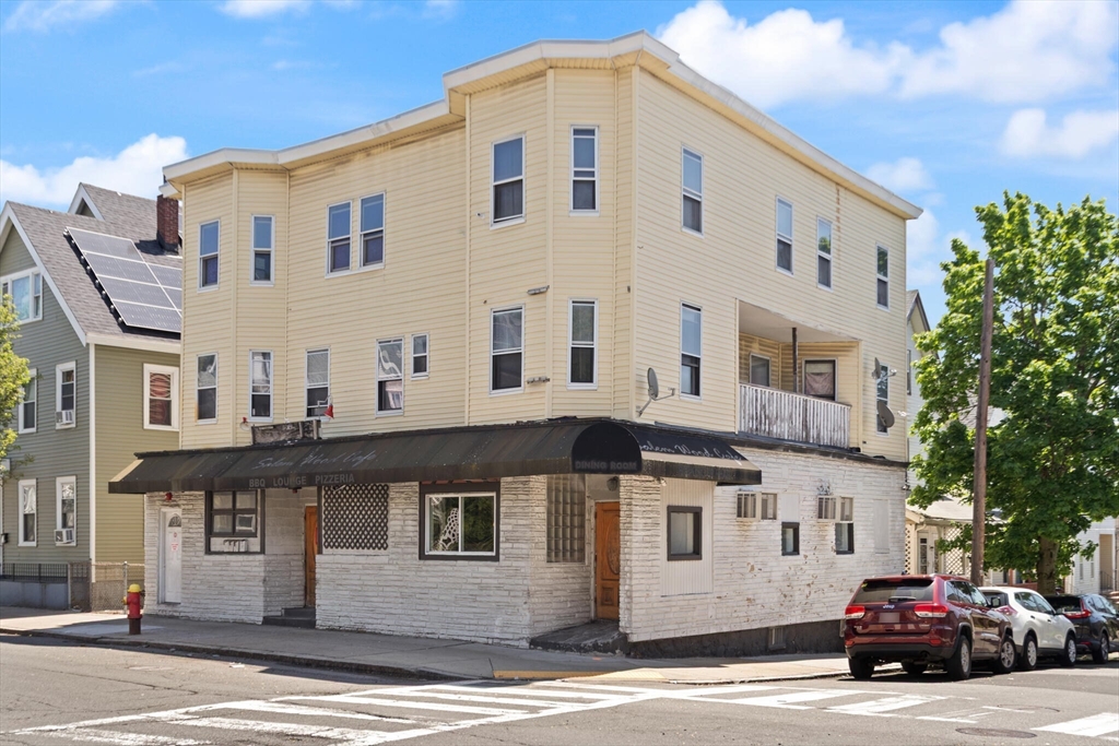 385-387 Salem St