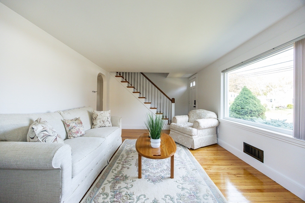 123 Conant St