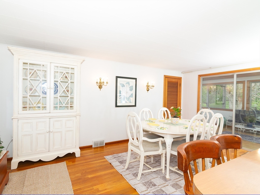 40 Dunster Rd