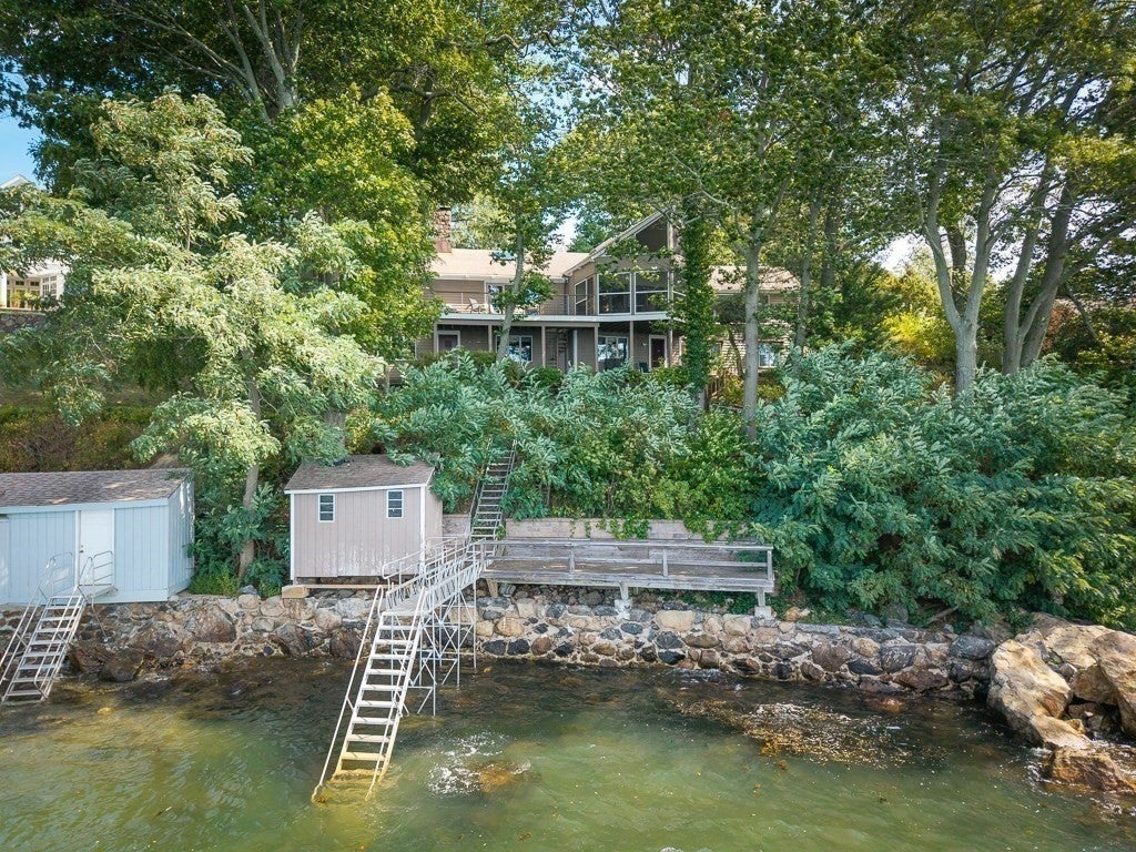 Photo: 9 Elm Top LN, Beverly, MA Photo: 9 Elm Top LN, Beverly, MA
