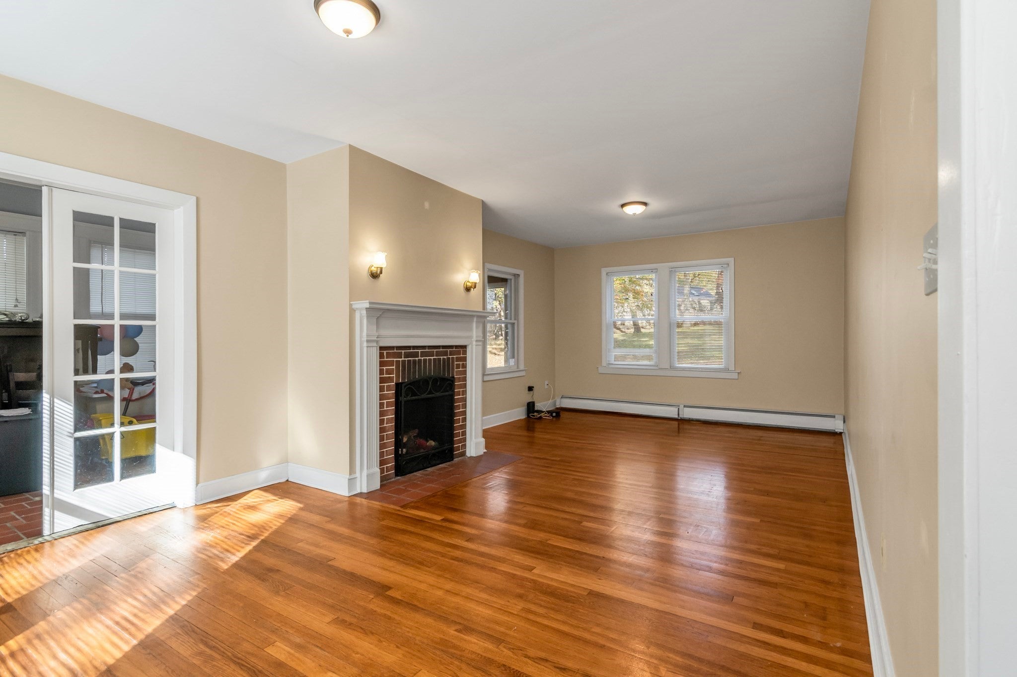 560 Salisbury ST, Worcester, MA Photo #15