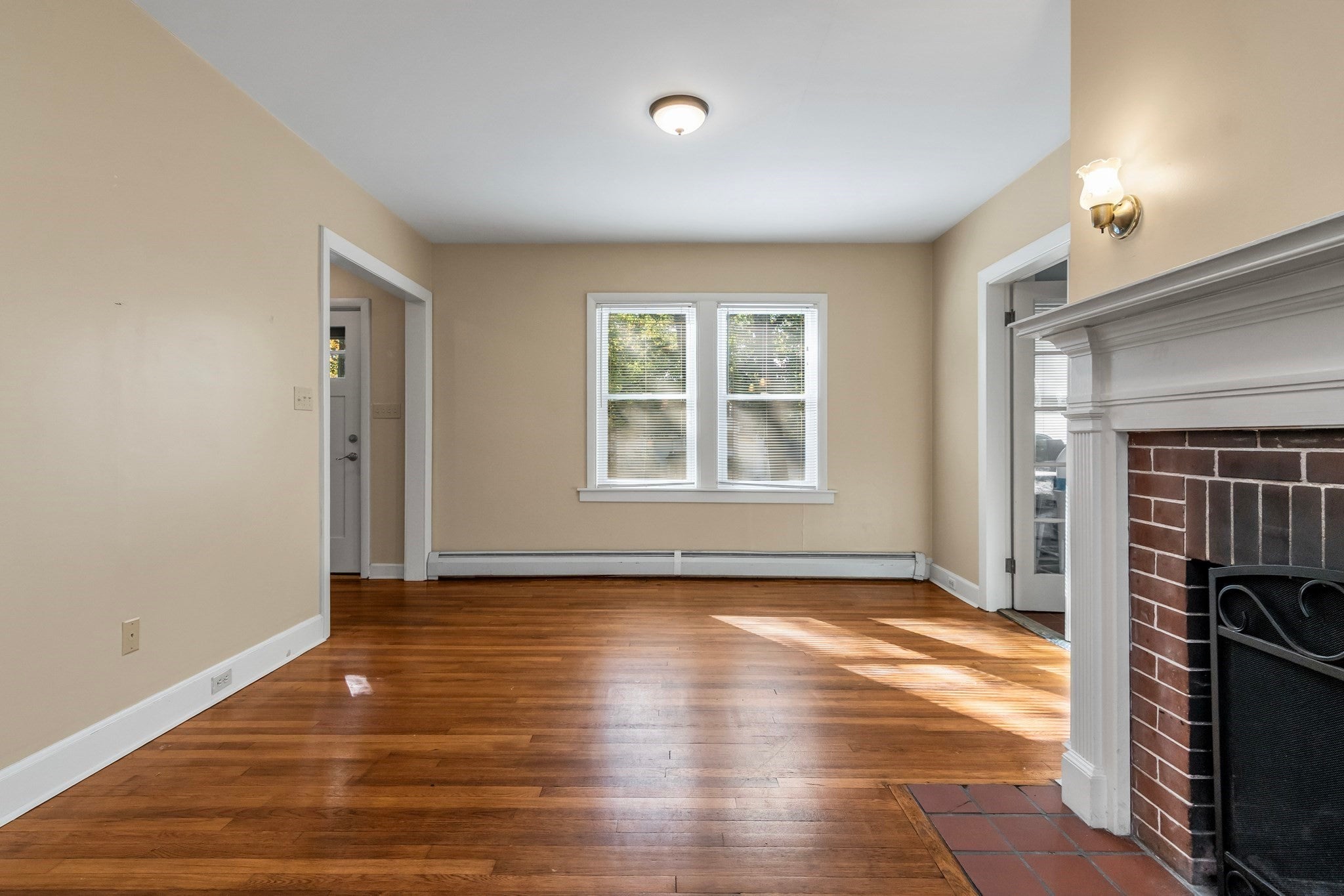 560 Salisbury ST, Worcester, MA Photo #16