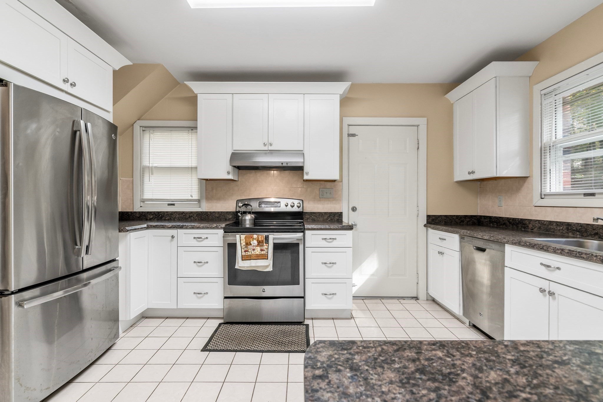 560 Salisbury ST, Worcester, MA Photo #11