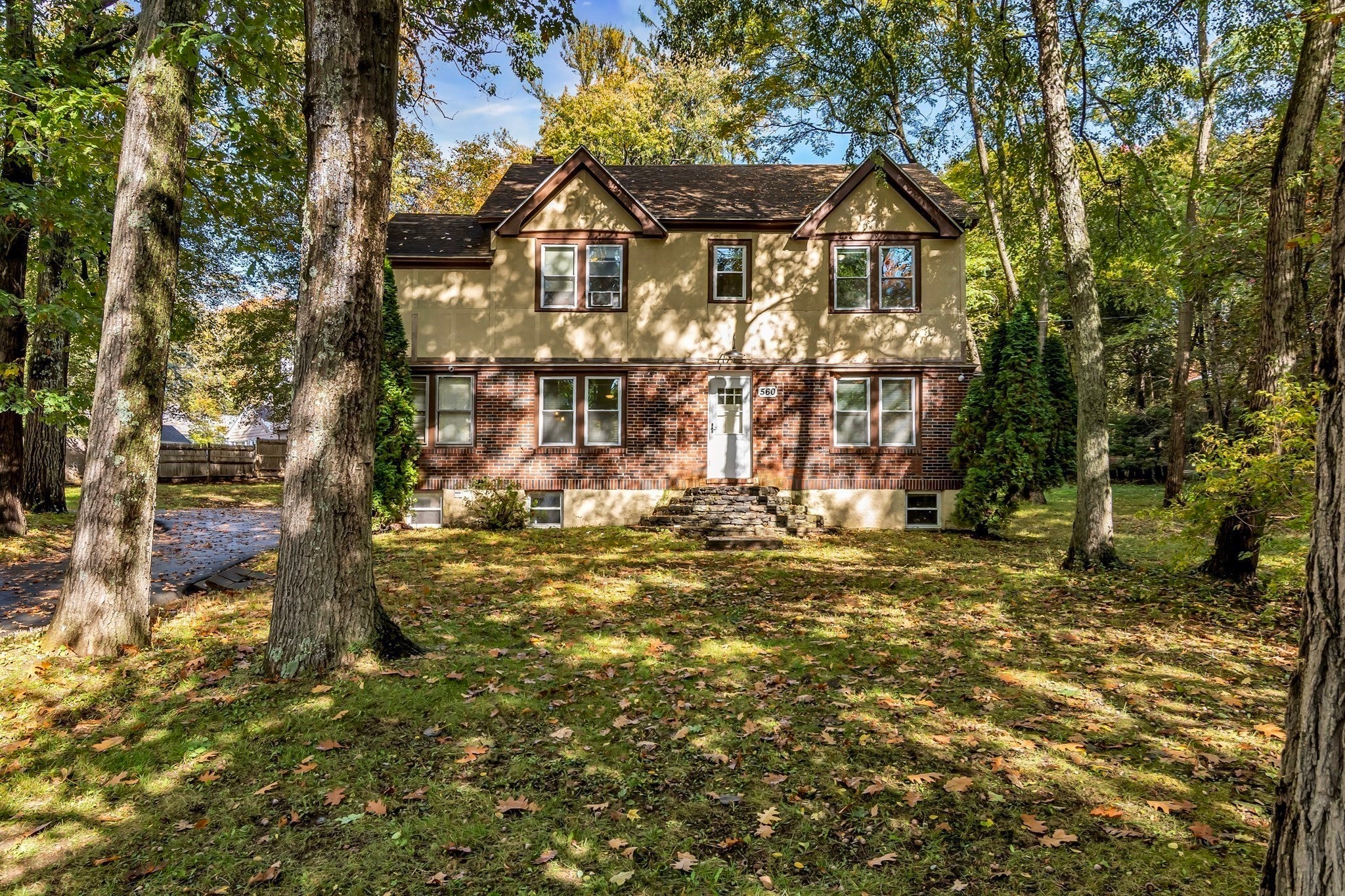 560 Salisbury
