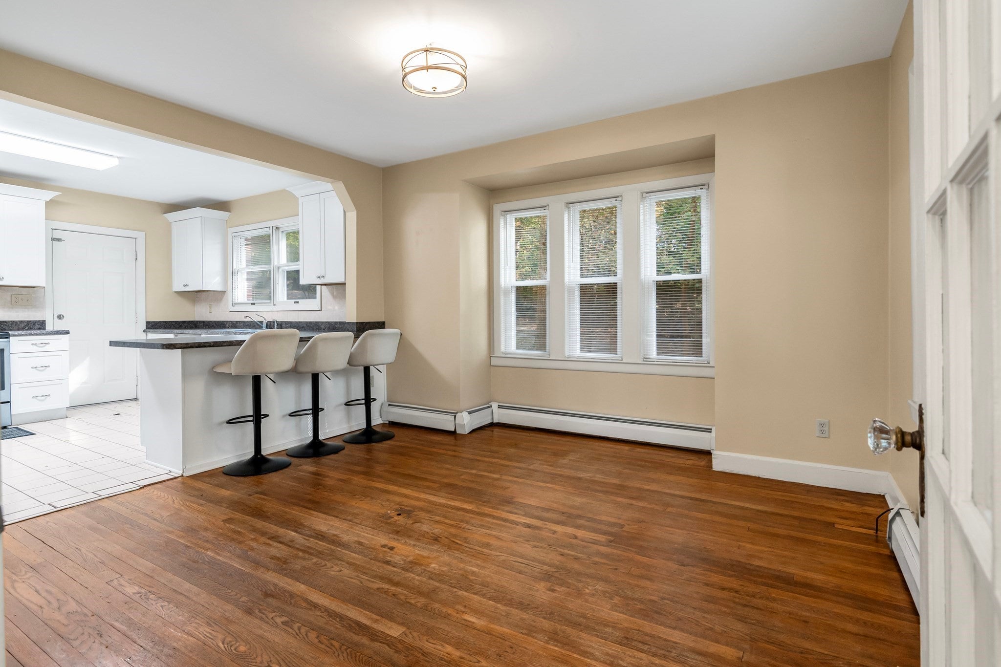560 Salisbury ST, Worcester, MA Photo #9