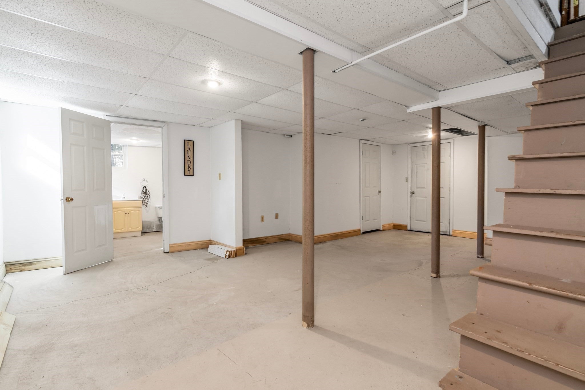 560 Salisbury ST, Worcester, MA Photo #27