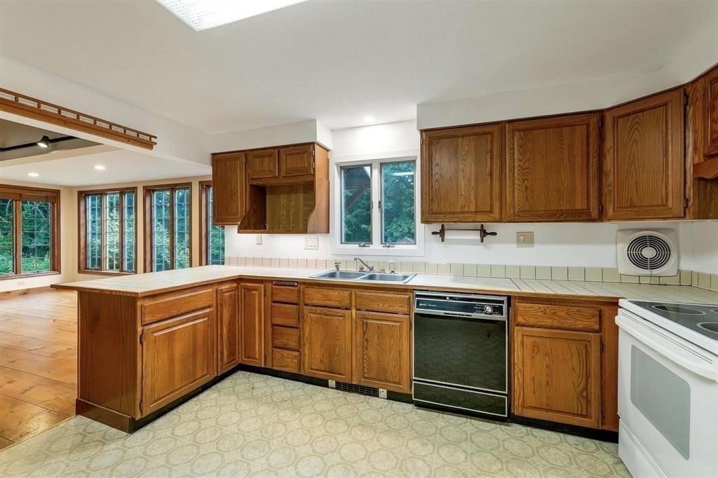 4 Highland Ave
