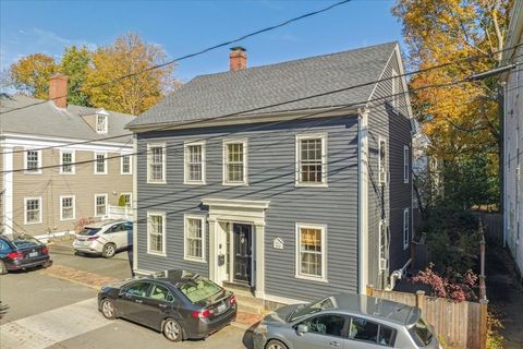 12 Howard St Salem MA 01970
