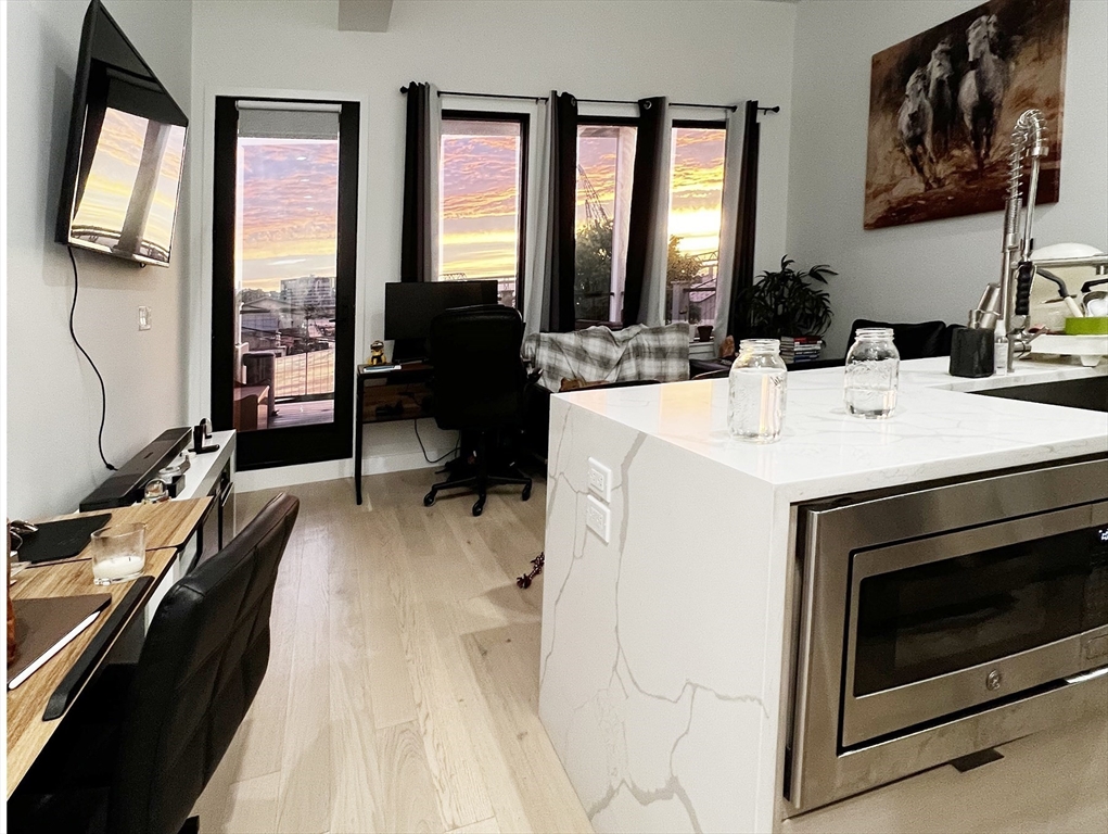 360 Meridian Street 4