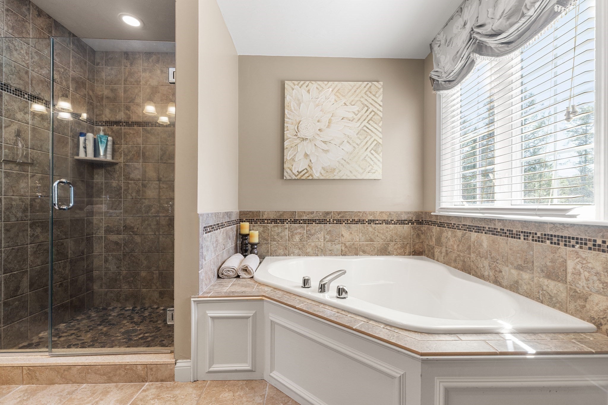 14 Iarussi Way, Medway, MA, 14 Iarussi Way, Medway, MA Photo #26