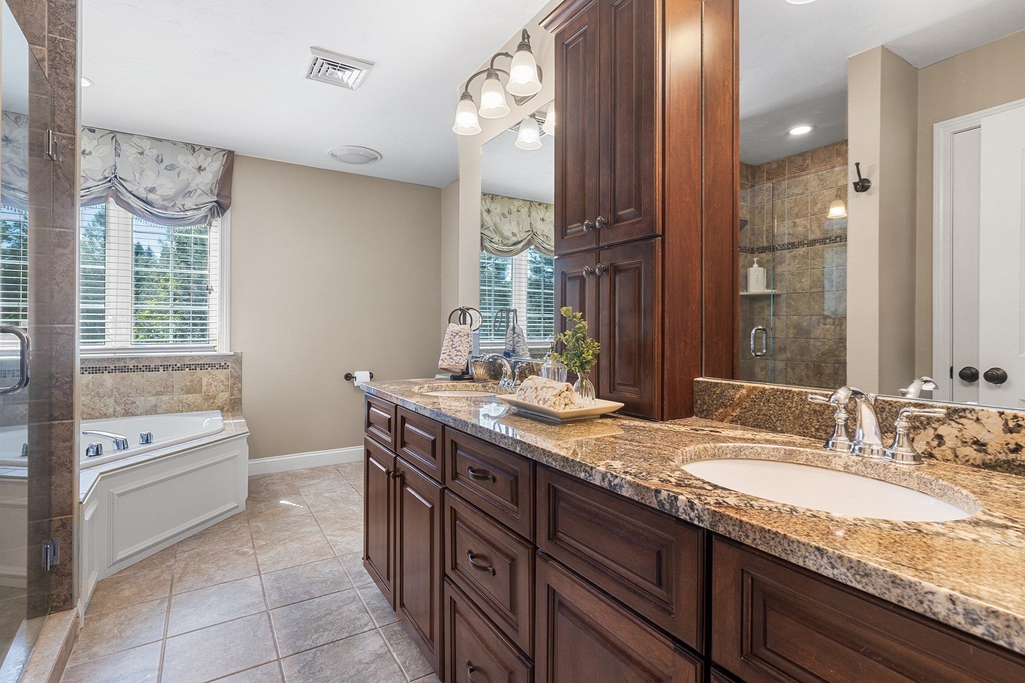 14 Iarussi Way, Medway, MA, 14 Iarussi Way, Medway, MA Photo #25
