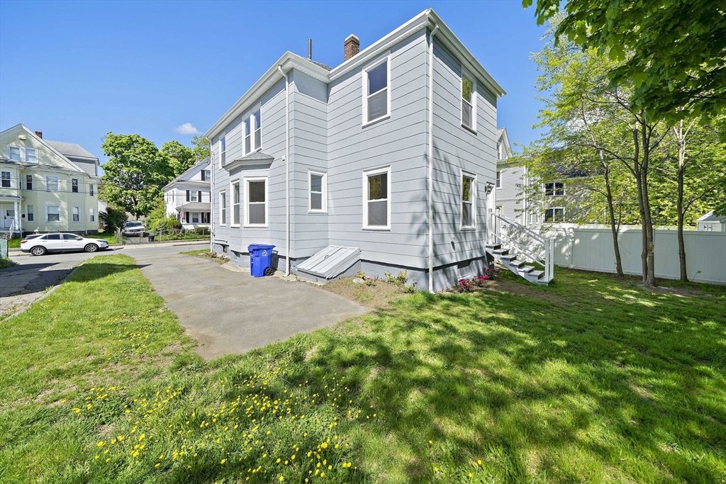 30 Massasoit St