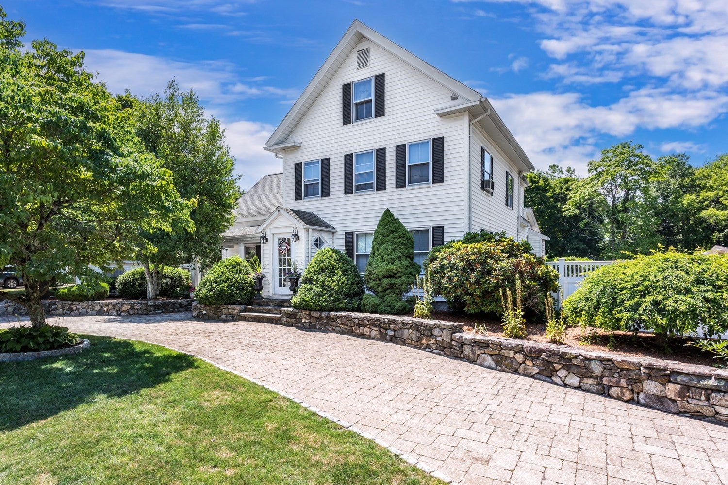 1322 Pond St, Franklin, MA, 1322 Pond St, Franklin, MA Photo #1