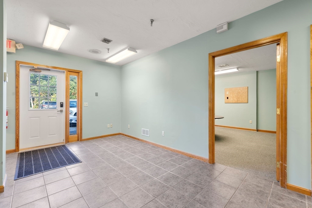 4 Barlows Landing Rd 15