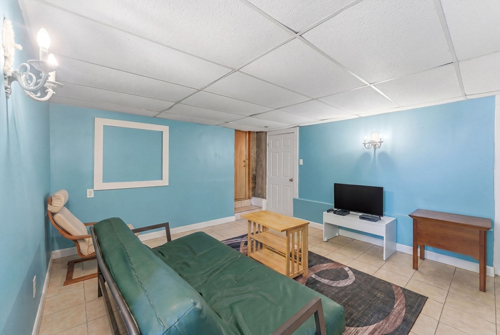 167 Central St, Lincoln, RI Photo #10