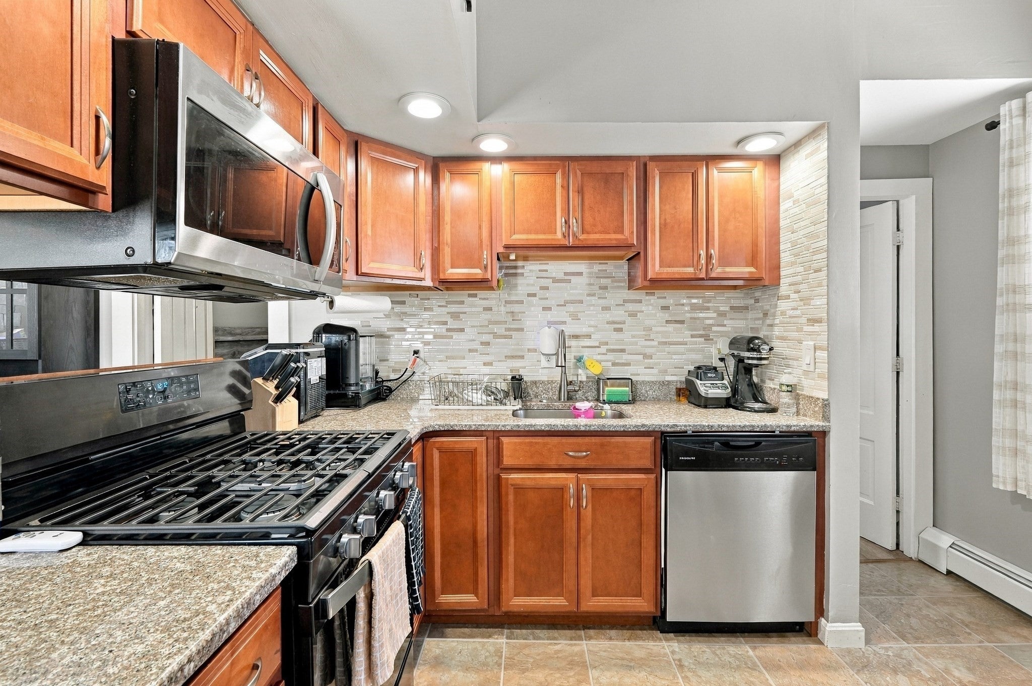 125 Reynolds St, New Bedford, MA, 125 Reynolds St, New Bedford, MA Photo #9