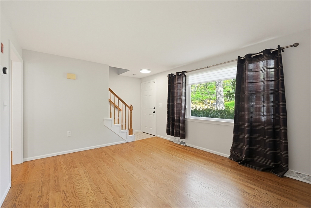 1 West Belcher Rd #B, Foxboro, MA, 1 West Belcher Rd #B, Foxboro, MA Photo #6
