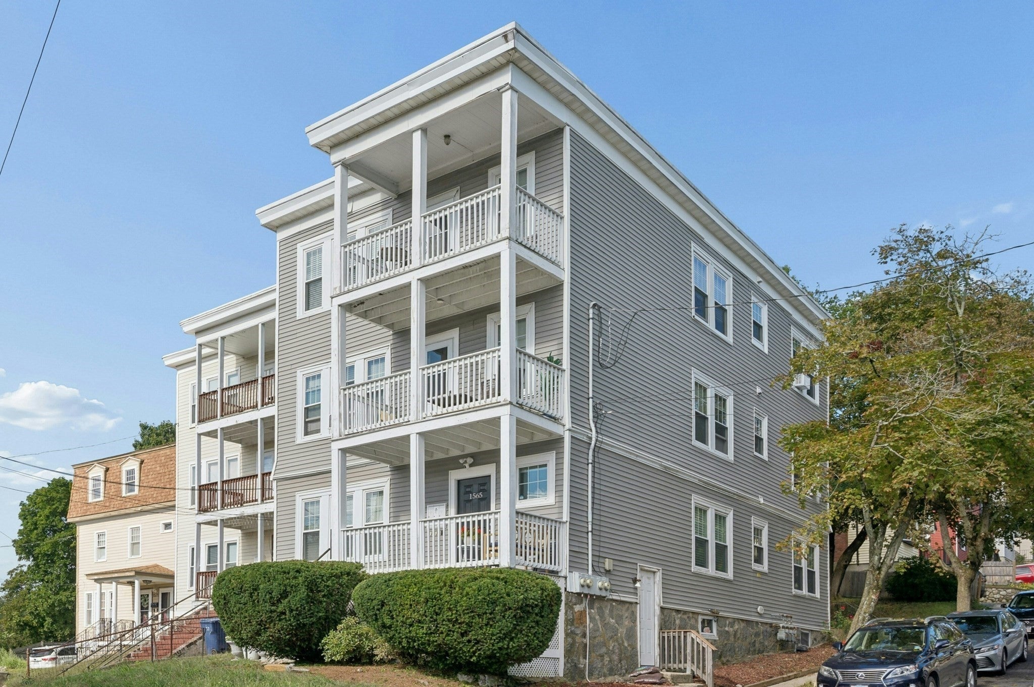 Photo of 1565 River St, Boston, MA