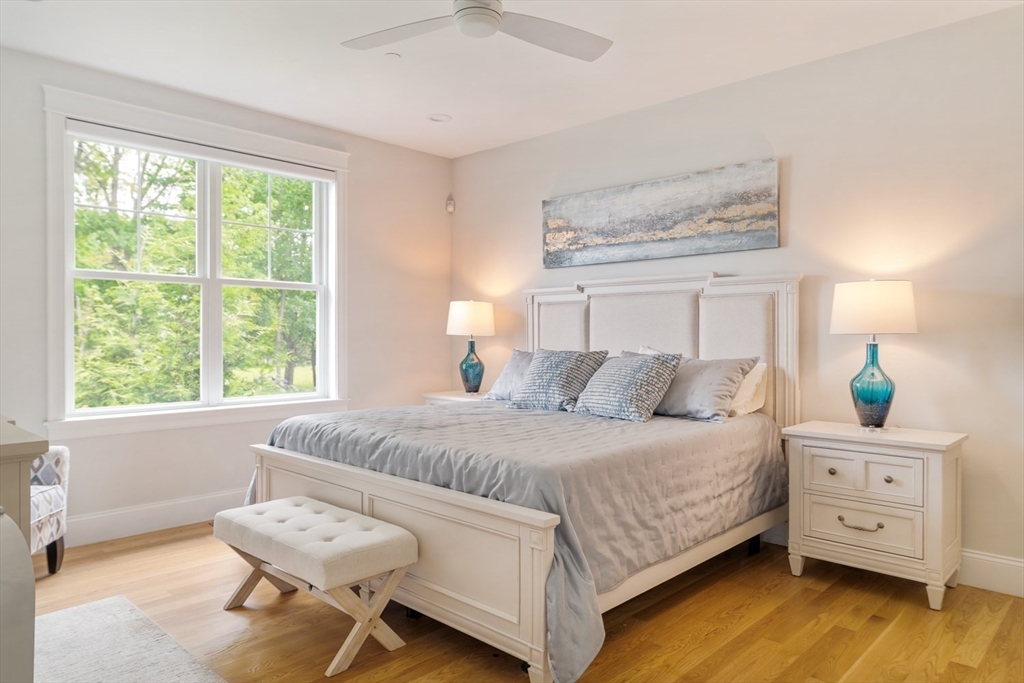 Middleton, Massachusetts 01949, United States, 2 Bedrooms Bedrooms, ,3 BathroomsBathrooms,Residential,Contingent,138469