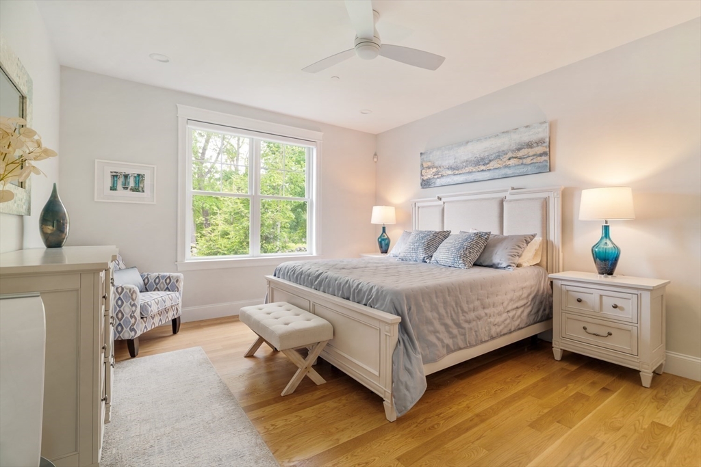 Middleton, Massachusetts 01949, United States, 2 Bedrooms Bedrooms, ,3 BathroomsBathrooms,Residential,Contingent,138469