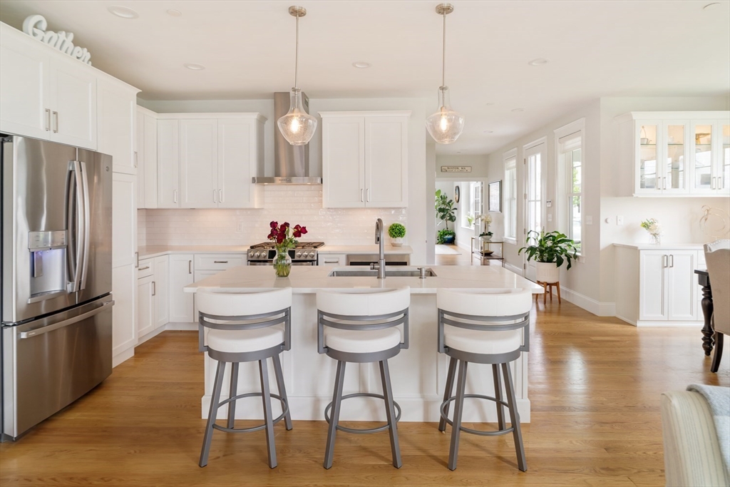 Middleton, Massachusetts 01949, United States, 2 Bedrooms Bedrooms, ,3 BathroomsBathrooms,Residential,Contingent,138469