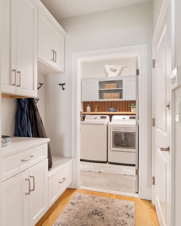 Middleton, Massachusetts 01949, United States, 2 Bedrooms Bedrooms, ,3 BathroomsBathrooms,Residential,Contingent,138469