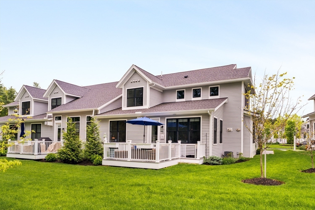 Middleton, Massachusetts 01949, United States, 2 Bedrooms Bedrooms, ,3 BathroomsBathrooms,Residential,Contingent,138469