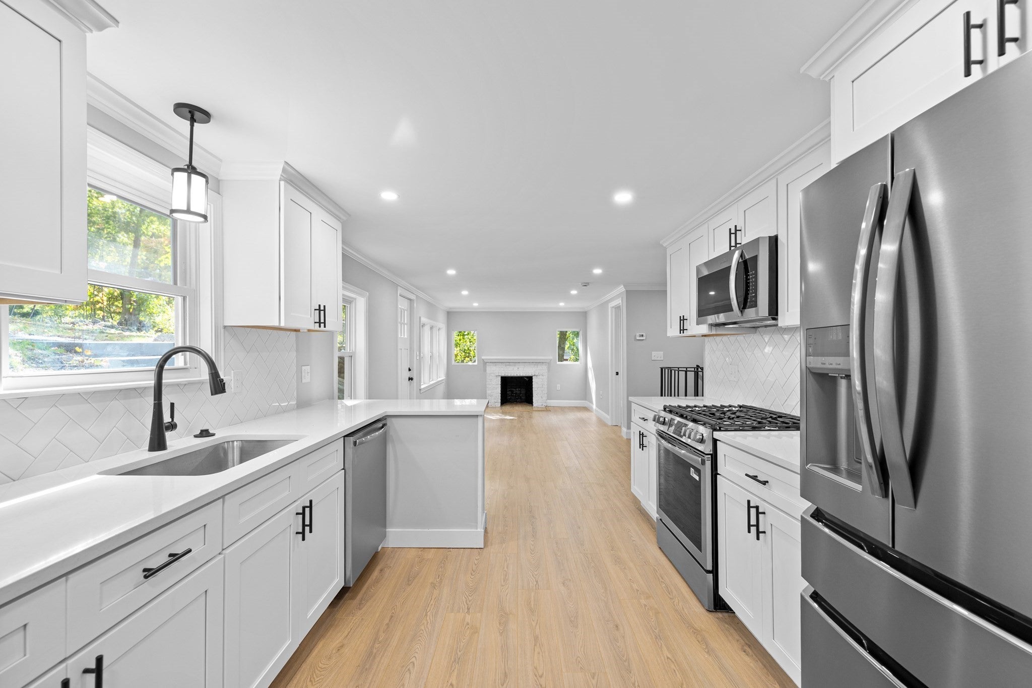 9 Walden Pond Ave, Saugus, MA Photo #7