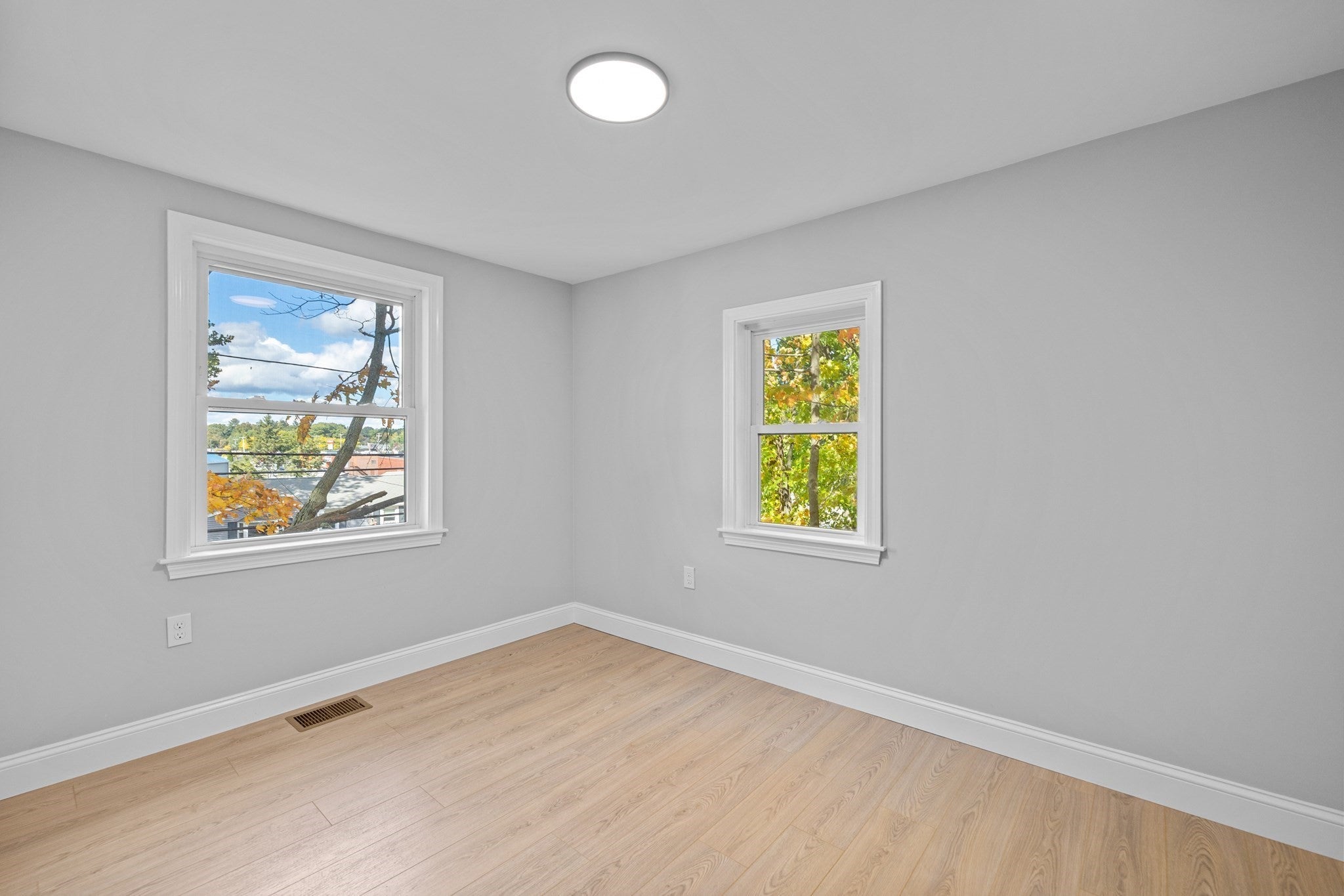 9 Walden Pond Ave, Saugus, MA Photo #16