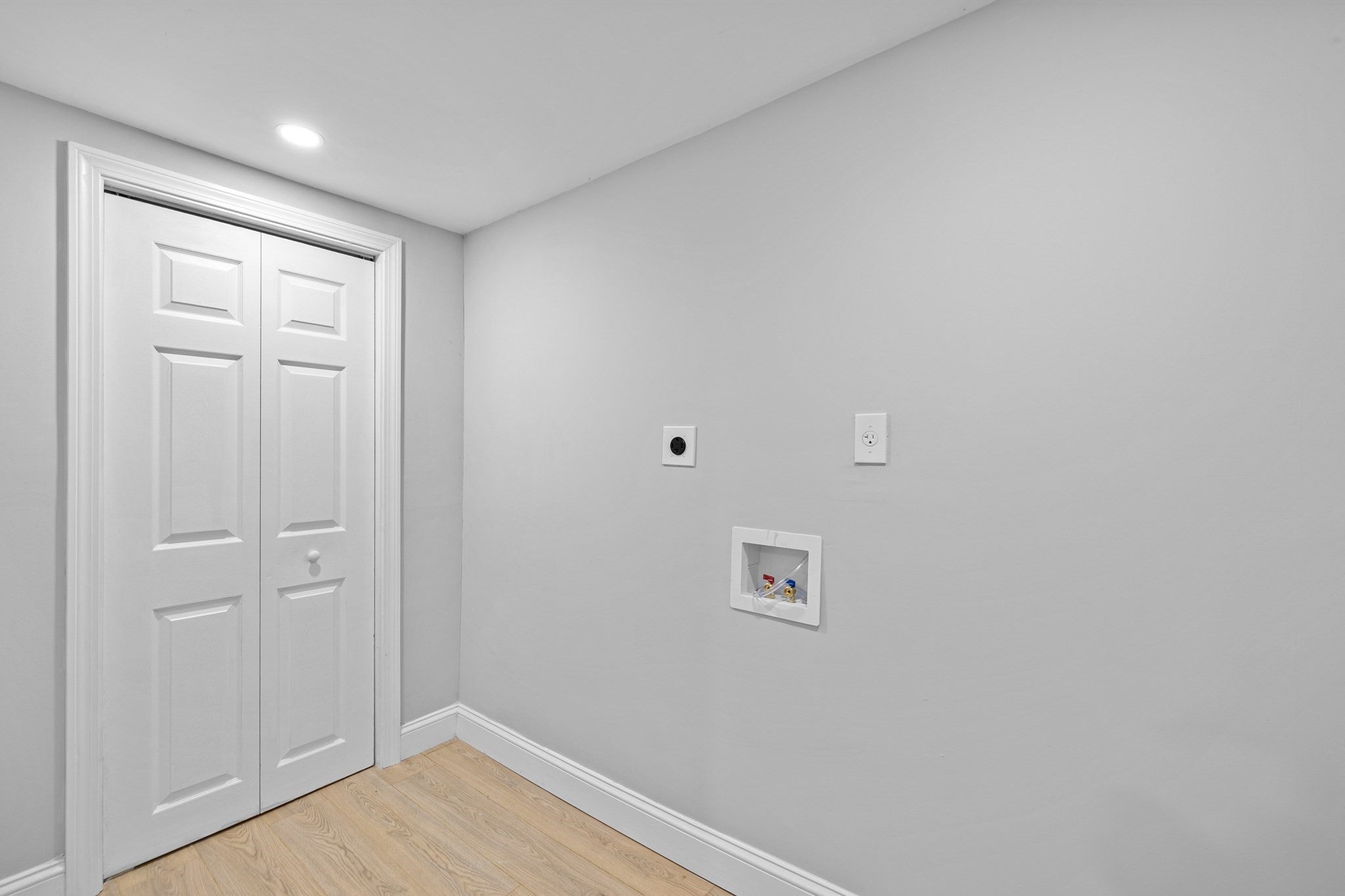 9 Walden Pond Ave, Saugus, MA Photo #23