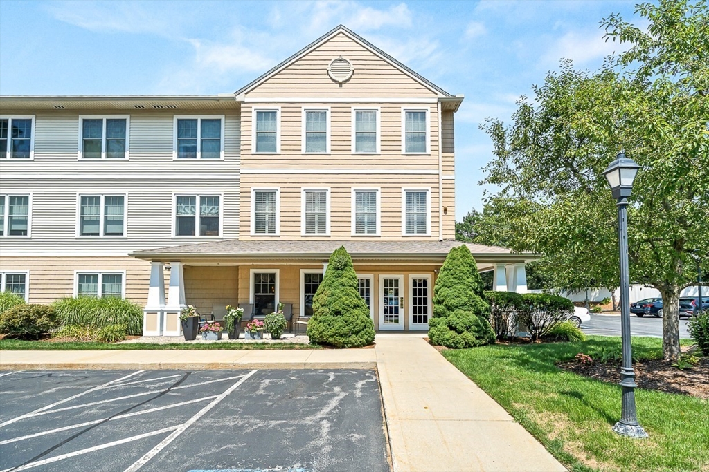 135 Beach Rd B309