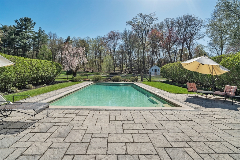 Dover, Massachusetts 02030, United States, 6 Bedrooms Bedrooms, ,6 BathroomsBathrooms,Residential,Active,120121