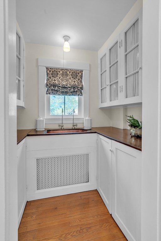 Dover, Massachusetts 02030, United States, 6 Bedrooms Bedrooms, ,6 BathroomsBathrooms,Residential,Active,120121