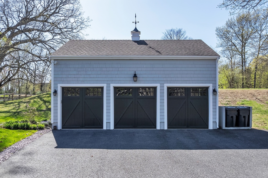 Dover, Massachusetts 02030, United States, 6 Bedrooms Bedrooms, ,6 BathroomsBathrooms,Residential,Active,120121