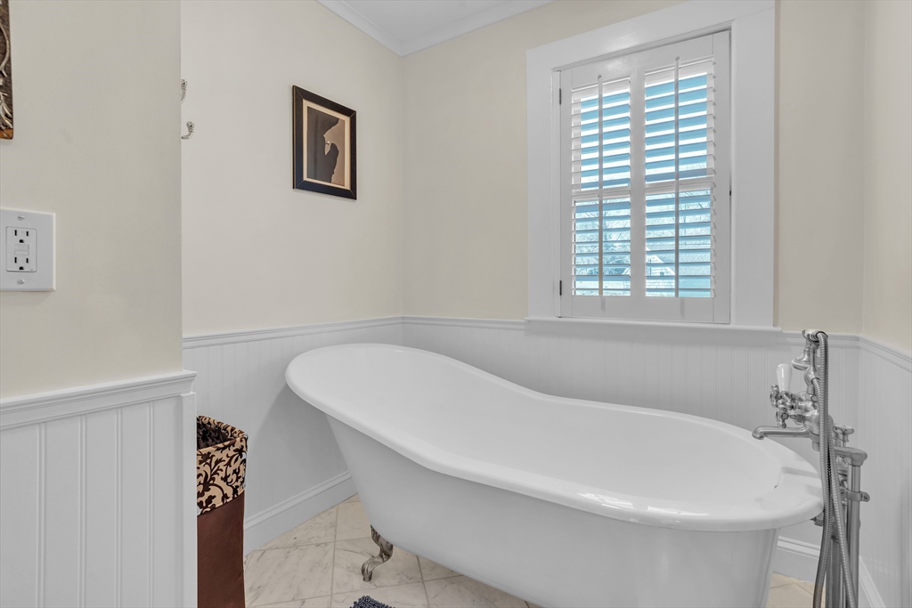 Dover, Massachusetts 02030, United States, 6 Bedrooms Bedrooms, ,6 BathroomsBathrooms,Residential,Active,120121